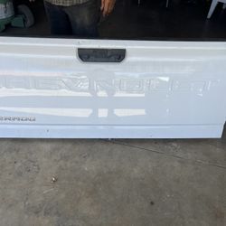 Chevrolet 2020  Tail Door 