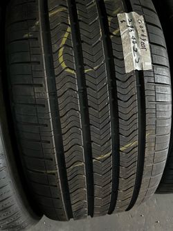 1 SEMI NEW 29540R20 Goodyear All Season tire for $100 PICKED UP or $130 installed and balanced .. 99% tire life. 295/40/20 295/40/R20 295-40-20 295-40