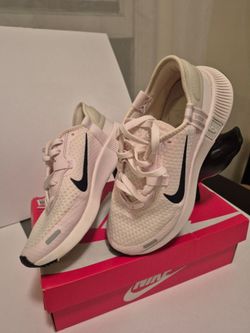 Women pink size 8