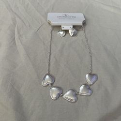 New With Tags Liz Claiborne Silver Heart Necklace + Earrings Set 