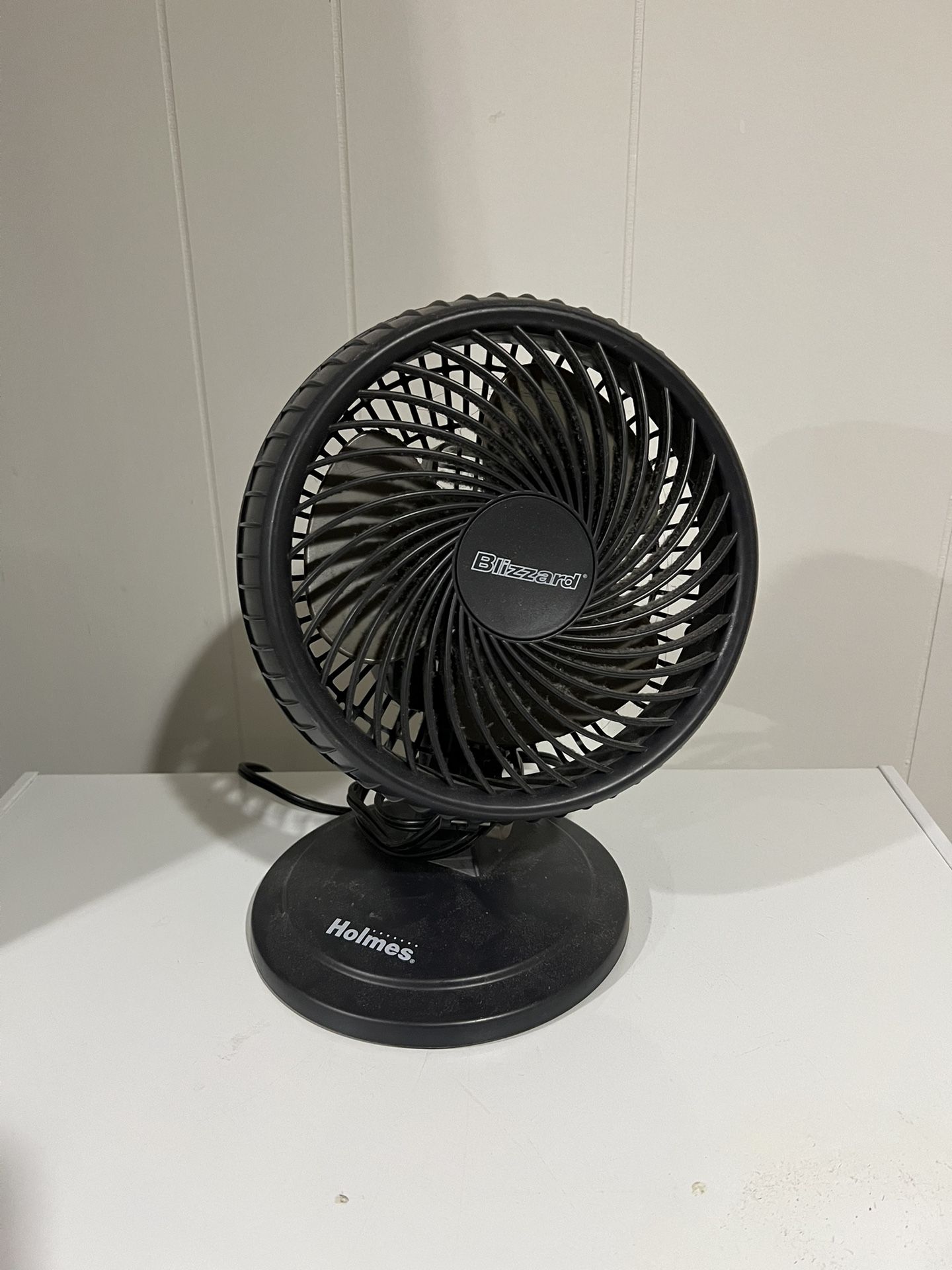 Holmes 8-Inch Fan | Lil’ Blizzard Oscillating Table Fan