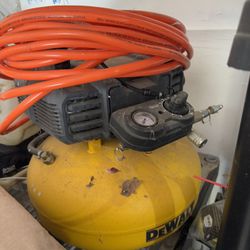 Dewalt Air Compressor/ With Hose 