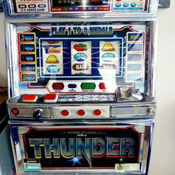Fun And Large Slot Machine 