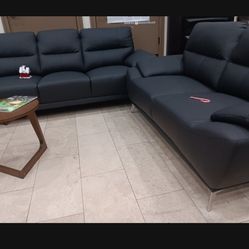 *Holiday Sale Event!!!*---Charming Valencia Leather Sofa/Loveseat Sets---Delivery And Financing Available😉