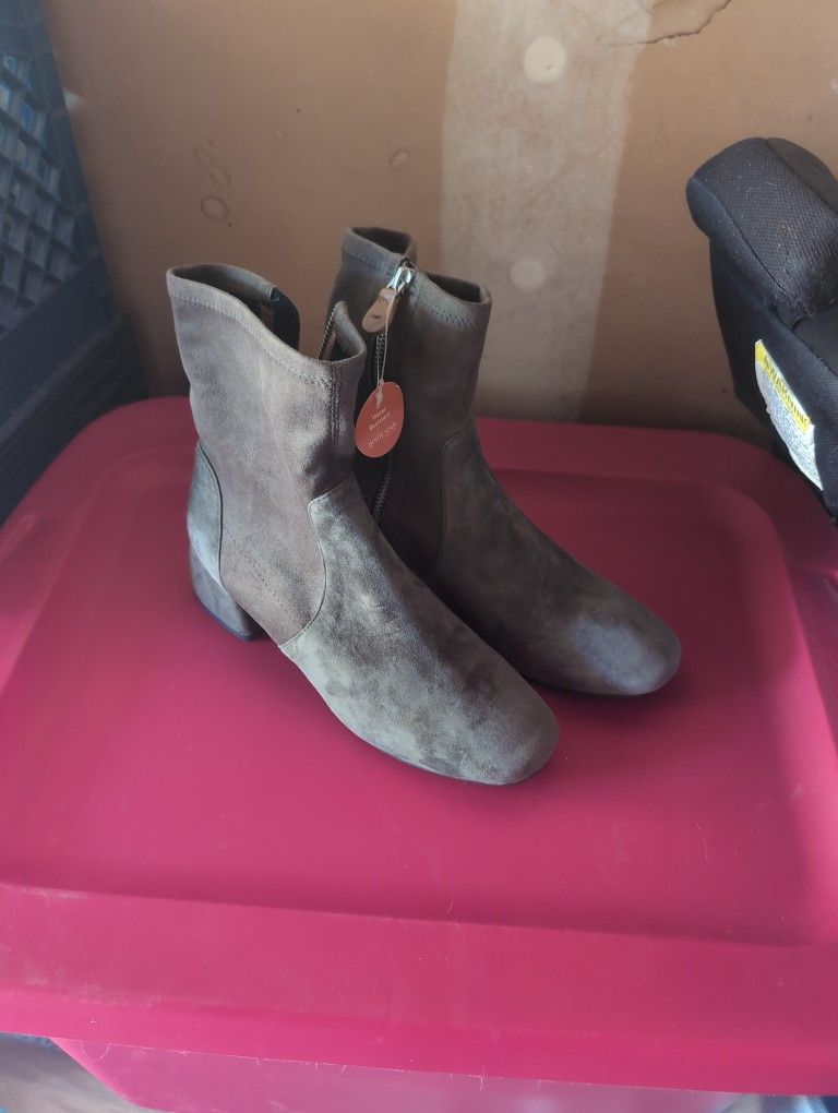 New Gentle Souls  Boots By Kenneth Cole 