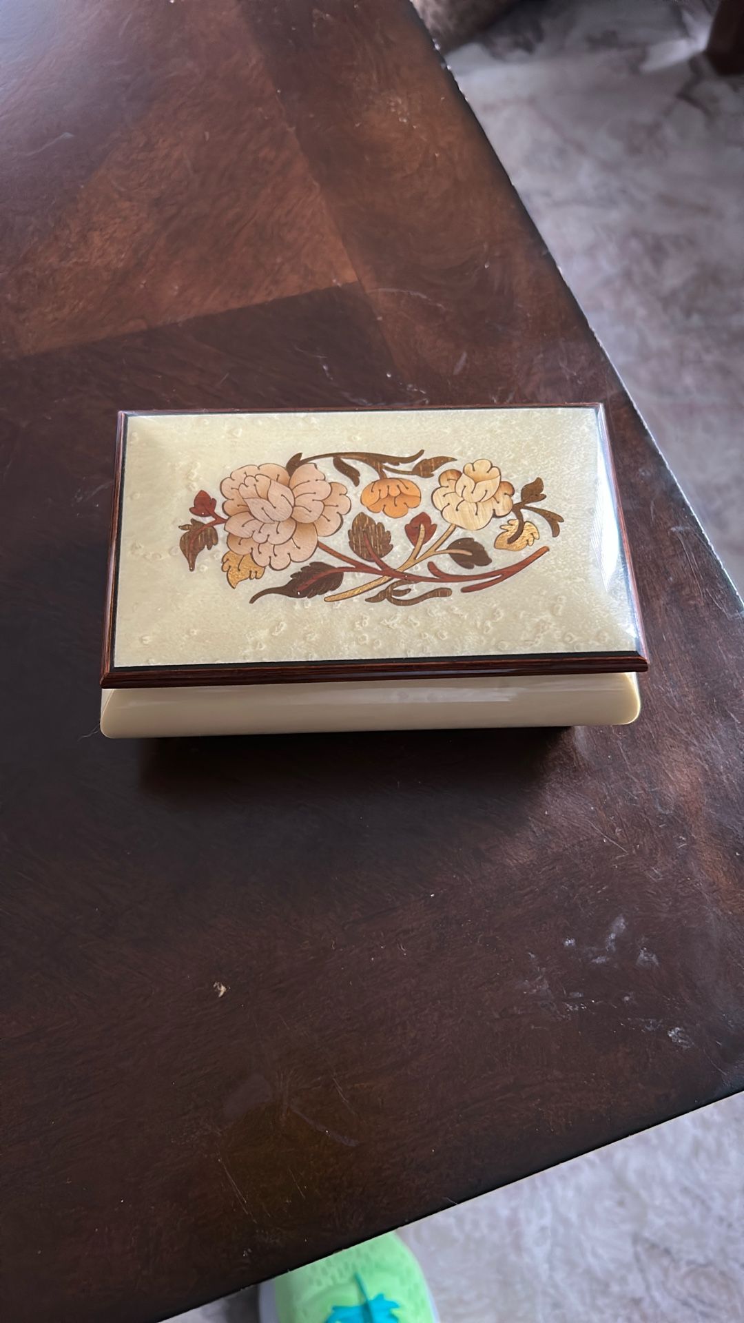 Musical Vintage Jewelry Box