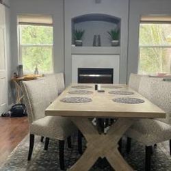 DINING TABLE SEATS UP TO 10!