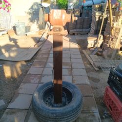 Old Grinder In Grinders In Very Good Condition 