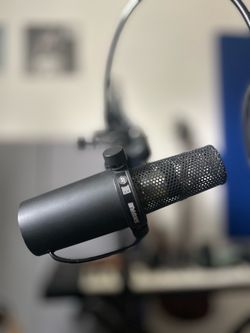 Shure SM7B Dynamic Cardioid Vocal Microphone