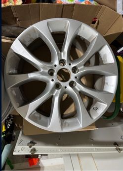 Genuine OEM BMW X5 / X3 Rims 19”
