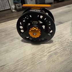 Brand New Cheeky Tyro 375  95$ Fly Fishing Reel. 