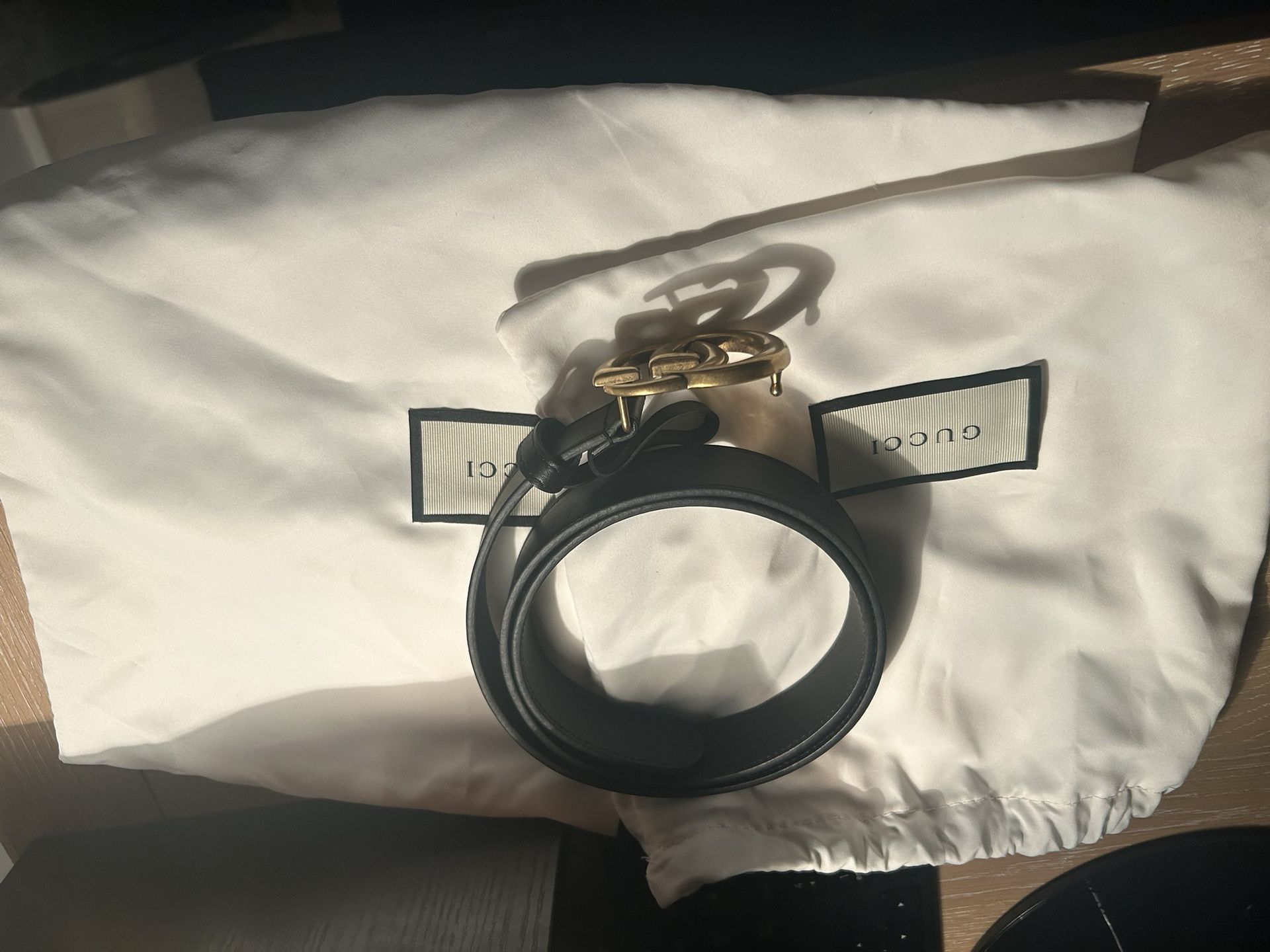 Women’s Gucci Belt - Black Leather / Gold Hardware