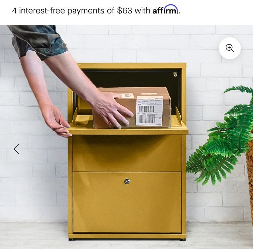 Adoorn Locking Anti-Theft Mailbox (Like New)