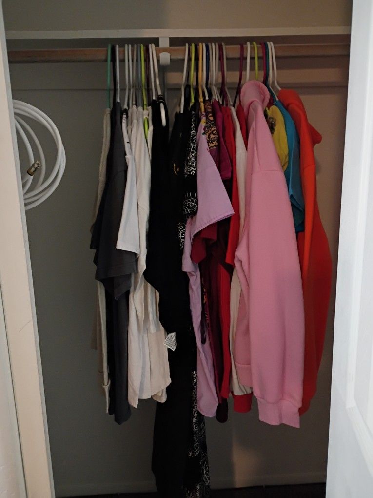 Large Women/Men Shirts $1 Each Or Bundle Offer