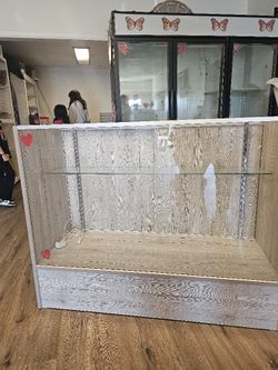 Display ,showcase,