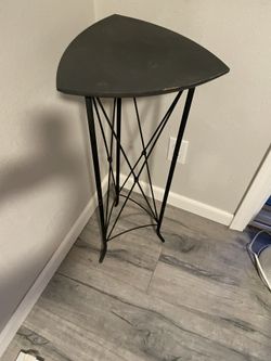 Adorable triangle accent/ corner table