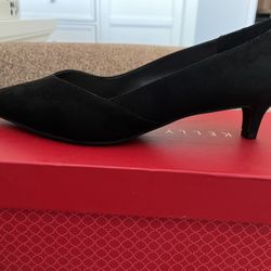 Kelly & Katie Black Pumps 