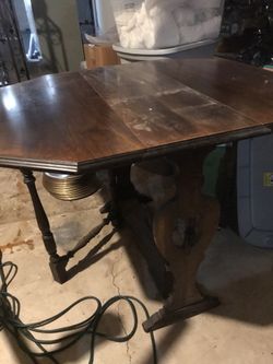 Vintage Dinette Table With Folding Extensions
