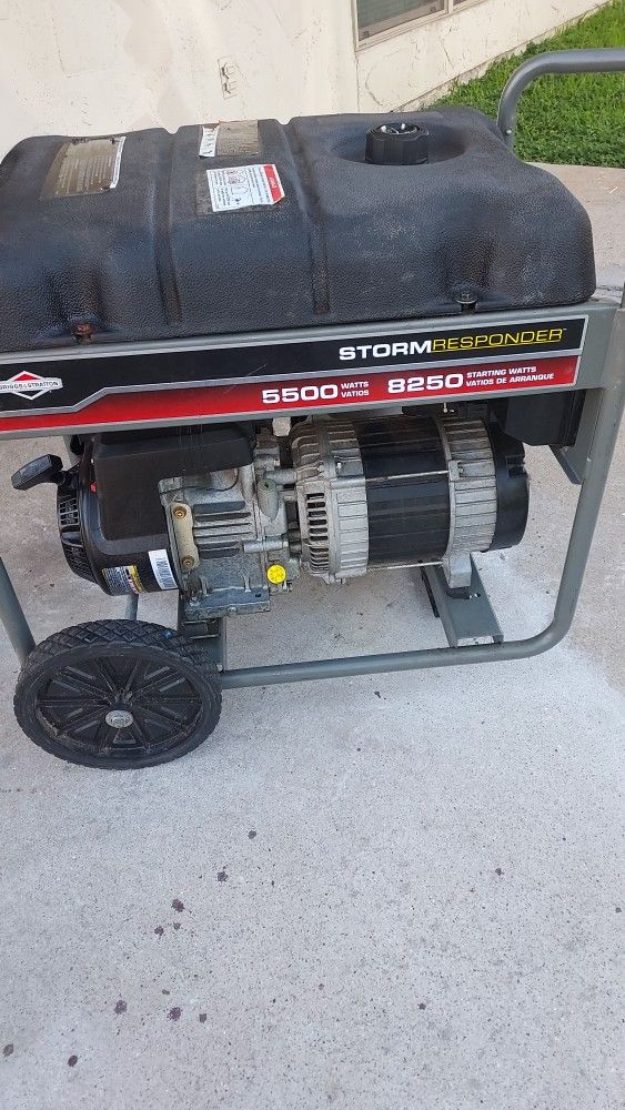 Briggs And Stratton 5500/8250 Generator for Sale in Fort Worth, TX