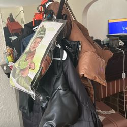WOMEN BRANDED CLOTHING RACK FOR SALE
