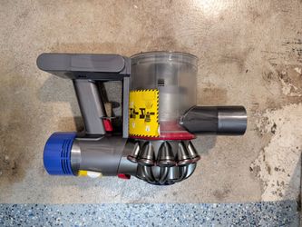 Like-New Dyson V8 Absolute / Deep Cleaned + All Attachments