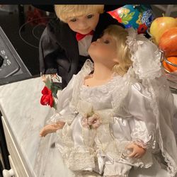 Porcelain wedding dolls