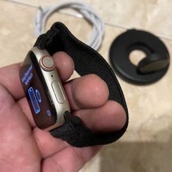Apple Watch SE 2nd Gen GPS Cellular 40mm- Starlight