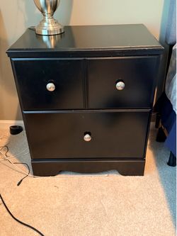Set of 2 Nightstands