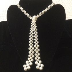 TIE VINTAGE NECKLACE, EXCELLENT CONDITION 