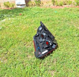 For sale! tail light nissan quest
