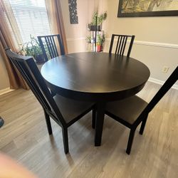 Black Wood Expandable Table & 4 Chairs 