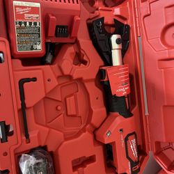 Milwaukee M18 18-Volt Lithium-Ion Cordless Cable Cutter with CU/AL Jaws with One 2.0 Ah Battery, Charger, Hard Case
