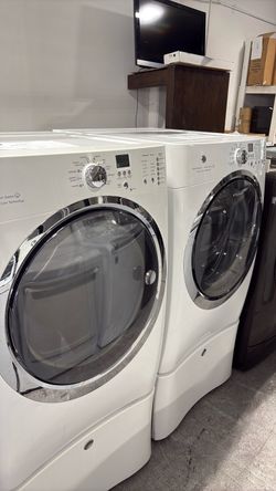 Electrolux Front-Load Washer and Dryer Set