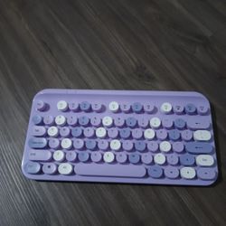 Sarina Typewriter Keyboard 