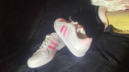 Brand New Never Worn Adidas Women’s Low-Cut Baseline Athletic Sneakers DB3560 White/Pink Size 6