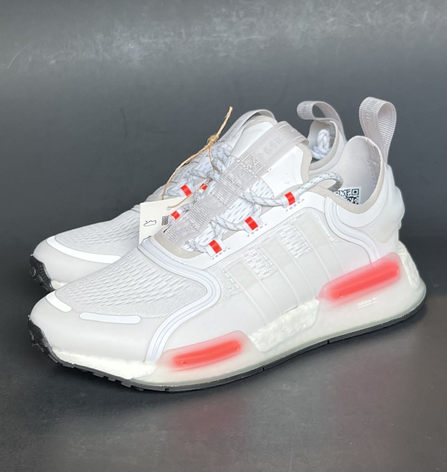 ADIDAS Men's Boys NMD V3 White Sneakers GX2089 US Size NWB - Main Image