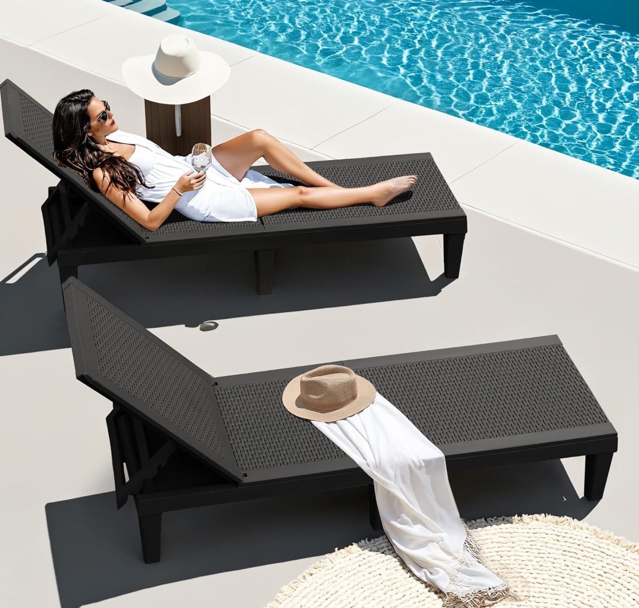Set Of 2 Lounge Chairs New In Box Heavy Duty Plastic