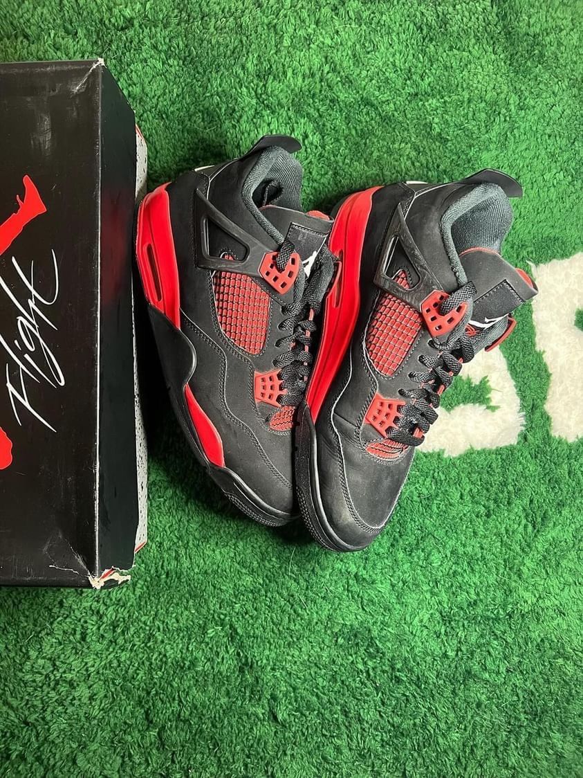 Jordan 4 Thunder