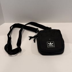 Adidas originals Utility  Crossbody Bag 5” X 7” Color: Black
