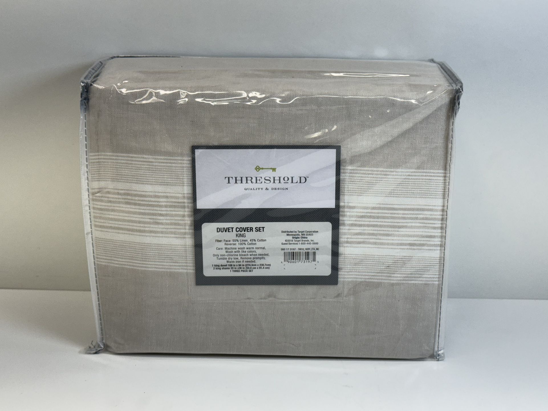 Brand New Threshold Chambray Yard 3 Piece Duvet Cover Set King Size!
