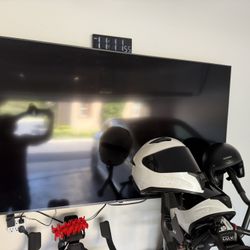 65 Inches TV Samsung 