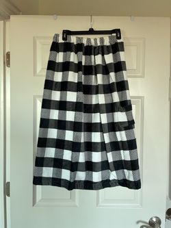 Black and White Plaid Shower Wrap