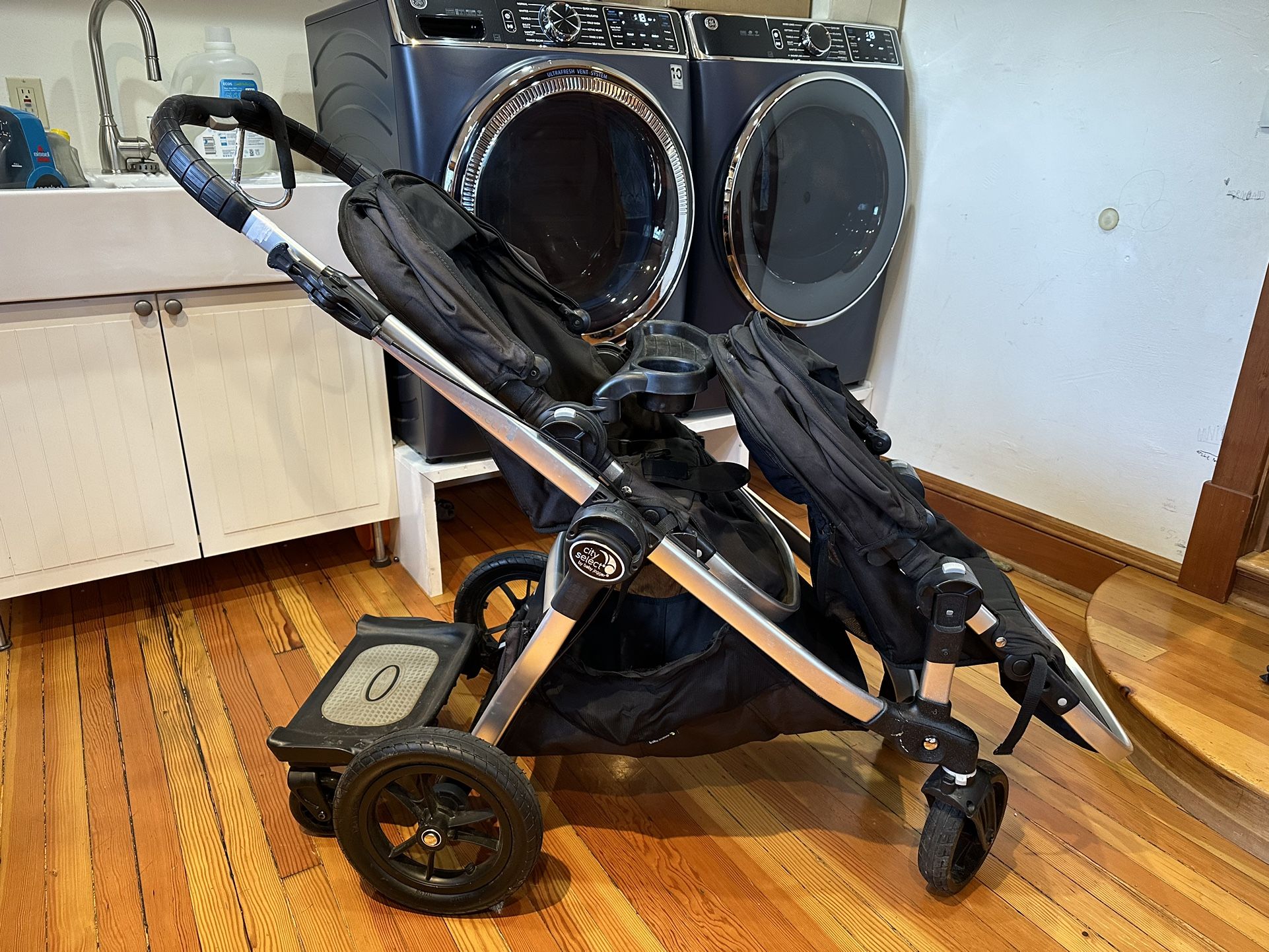 City select double stroller w/skateboard +accessories 