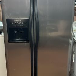 Stainless Steel Refrigerator EVERYTHING WORKS !