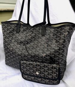 Black hand bag with pocket (meet up only) Worcester Massachusetts