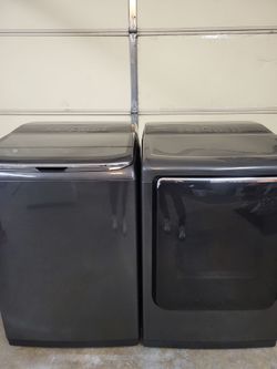2022 Samsung Washer And Dryer (Delivery Available)