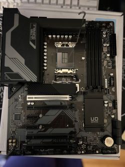 Intel i7-13700KF + Gigabyte Z790 UD AC DDR5 + 240mm NZXT Kraken AIO Bundle