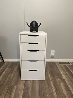 White 5-Drawer Storage Dresser