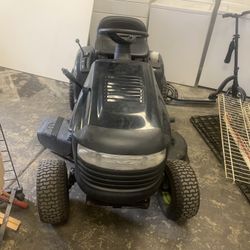 Poulan Lawn Tractor