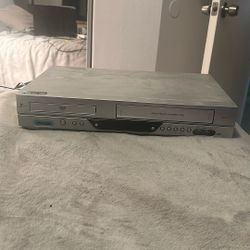 DVD / VHS  PLAYER 